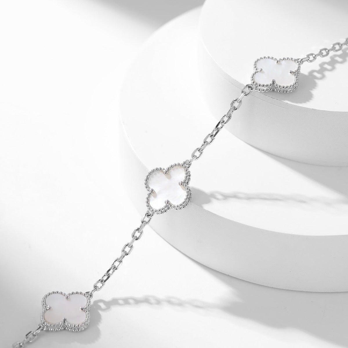 [Leaves]CLOVER 10 MOTIFS WHITE MOTHER OF PEARL NECKLACE