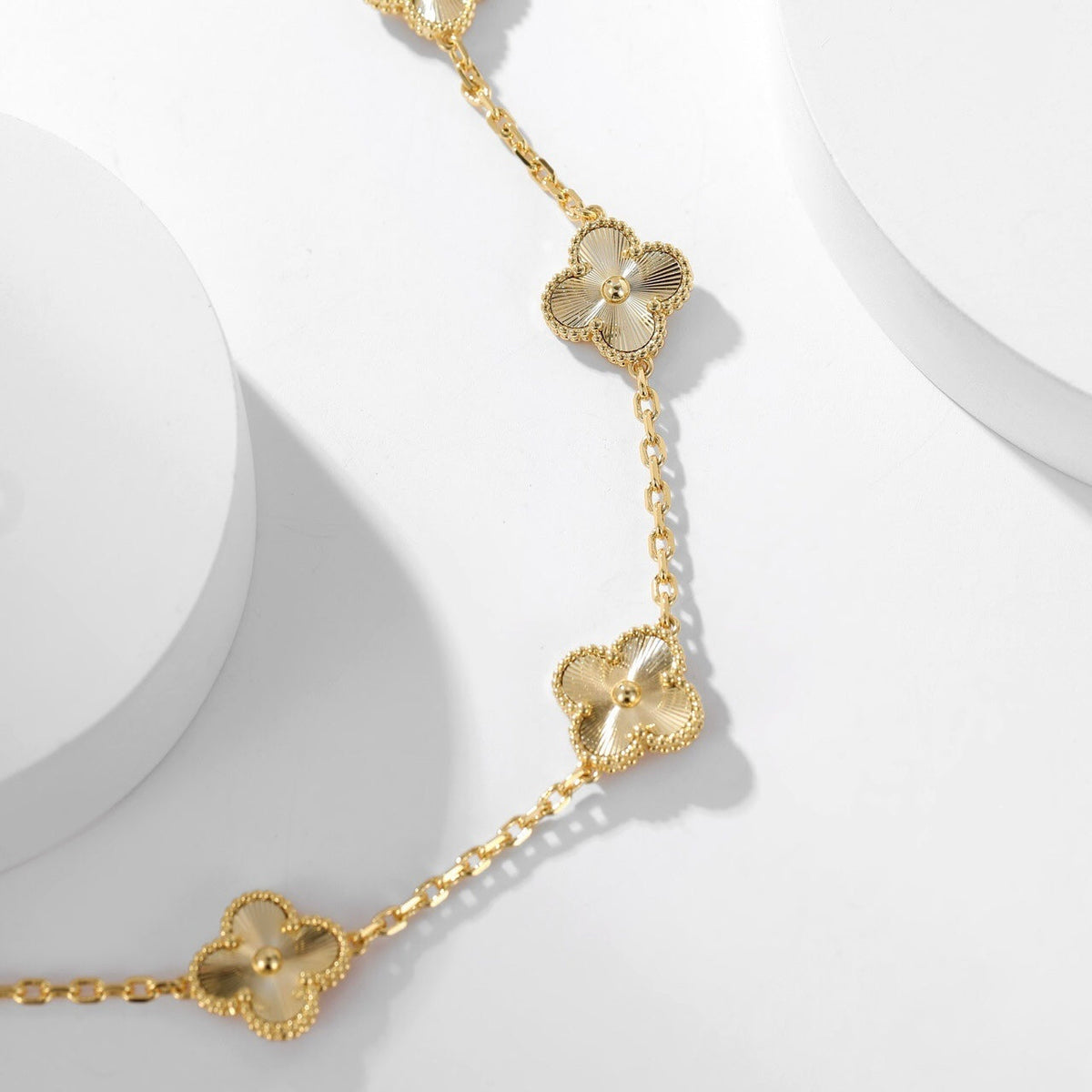 [Leaves]CLOVER 10 MOTIFS LASER NECKLACE