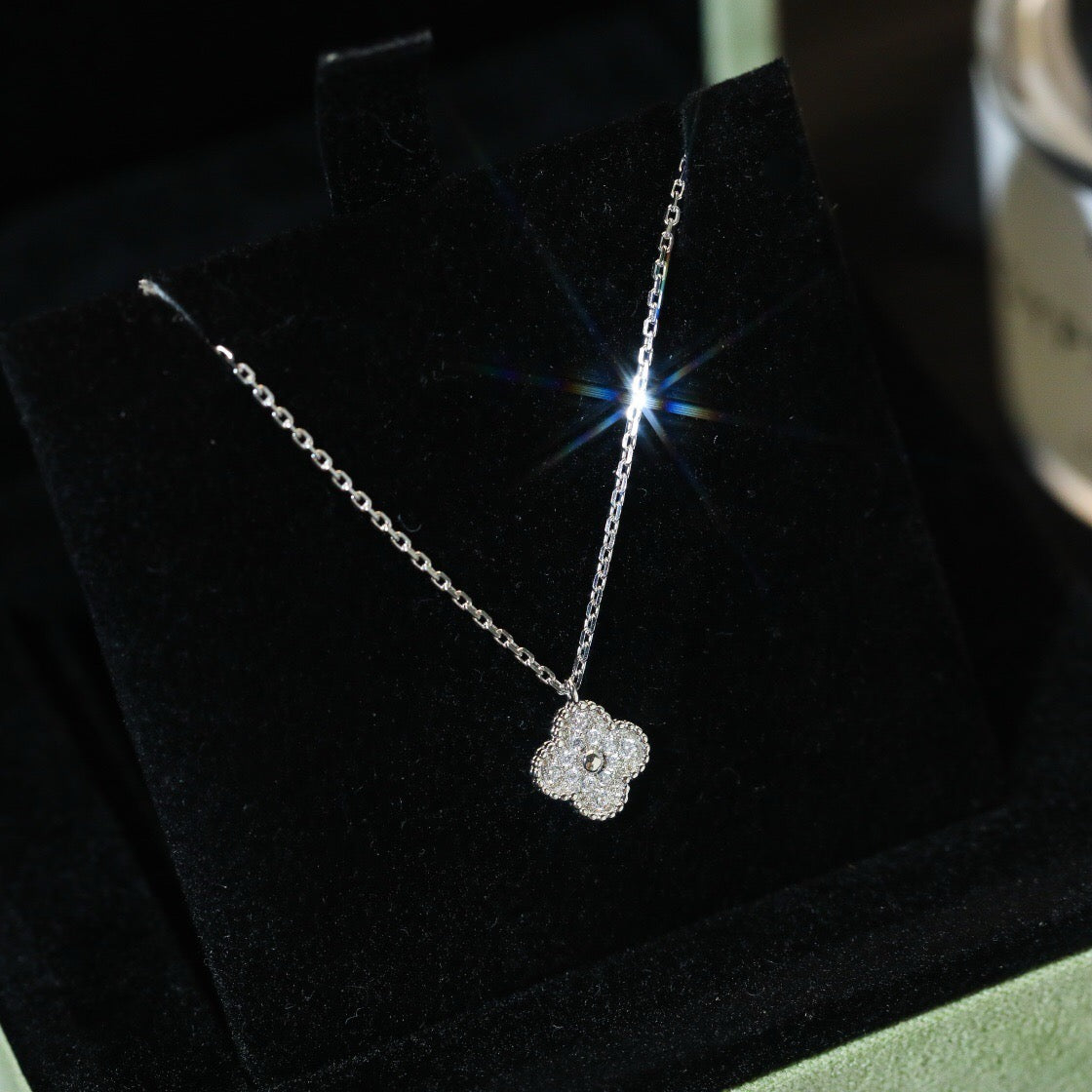 [Leaves]CLOVER MINI 9.5MM PENDANT DIAMOND NECKLACE