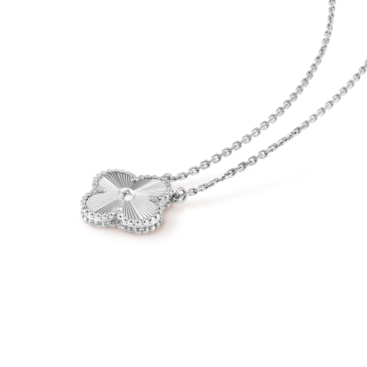 [Leaves]CLOVER 15MM LASER NECKLACE SILVER