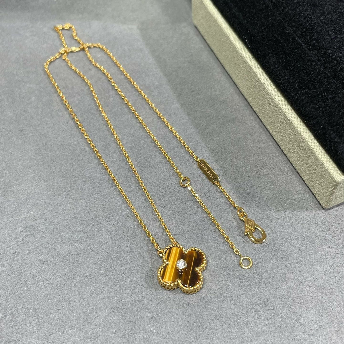 [Leaves]CLOVER 15MM DIAMOND AND YELLOW TIGER'S EYE AGATE necklace