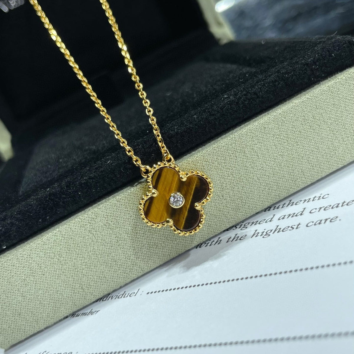 [Leaves]CLOVER 15MM DIAMOND AND YELLOW TIGER'S EYE AGATE necklace