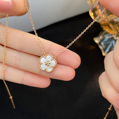 [Leaves]LUCKY  WHITE MOP  PLUM BLOSSOM NECKLACE