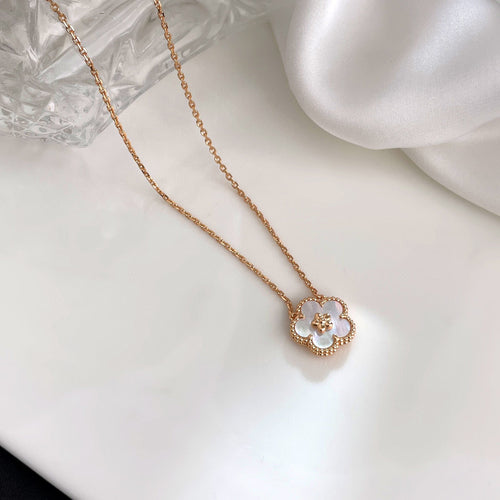 [Leaves]LUCKY  WHITE MOP  PLUM BLOSSOM NECKLACE