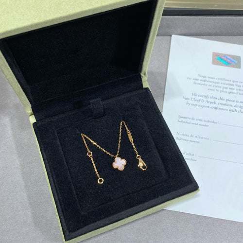 [Leaves]CLOVER 9.5MM PINK MOTHER OF PEARL SINGLE FLOWER NECKLACE