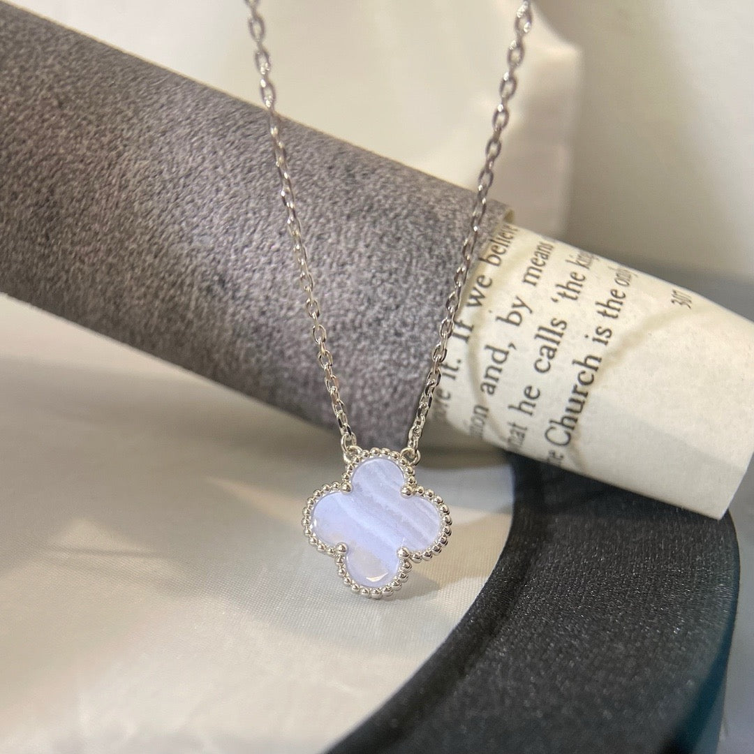 [Leaves]CLOVER 15MM BLUE CHALCEDONY NECKLACE SILVER