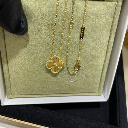 [Leaves]CLOVER 15MM LASER NECKLACE