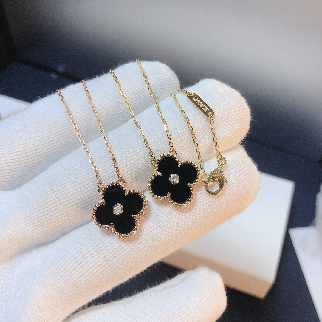 [Leaves]CLOVER 15MM DIAMOND ONYX NECKLACE