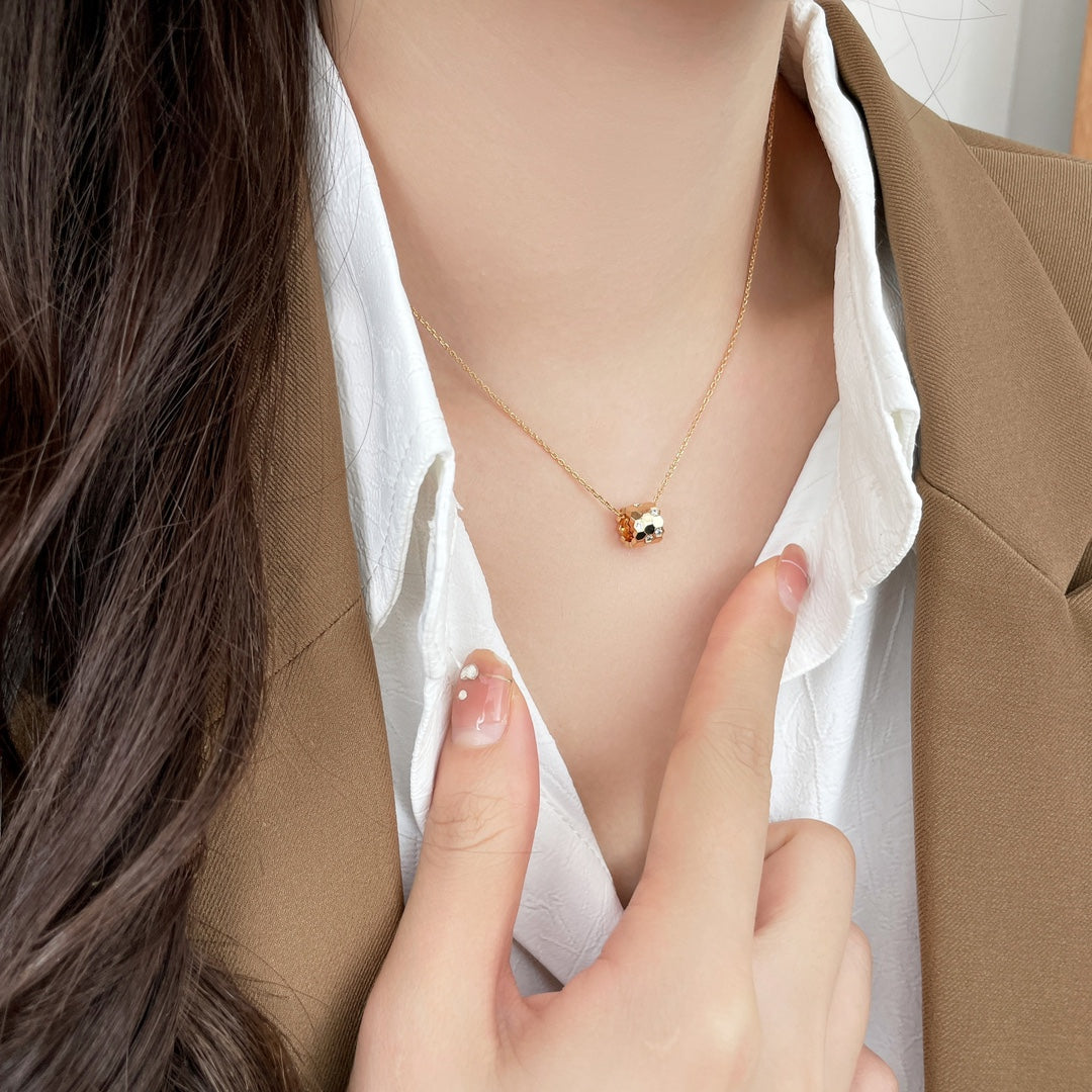 [Leaves]BEE MINI PEDANT DIAMOND NECKLACE
