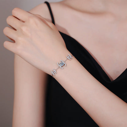 [Leaves]CLASSIC INTERLOCKING MOISSANITE BRACELET