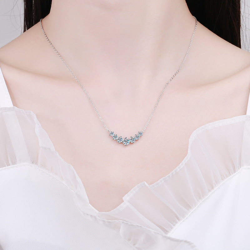[Leaves]MINIMALIST CURVED SMILE MOISSANITE NECKLACE