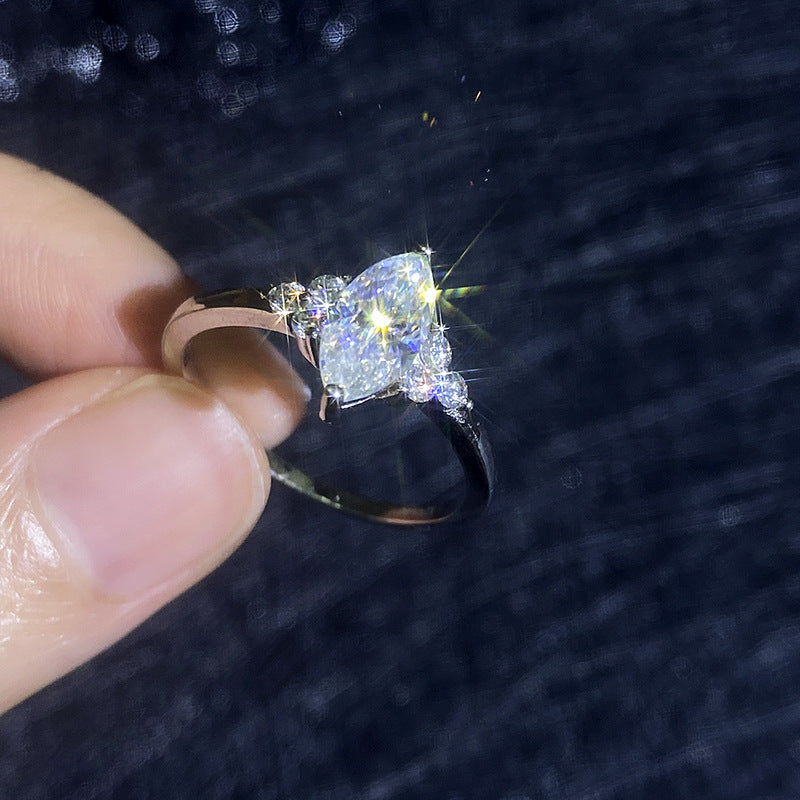 [Leaves]ELEGANT MARQUISE CUT MOISSANITE RING WITH SIDE ACCENTS