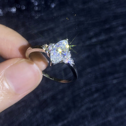 [Leaves]ELEGANT MARQUISE CUT MOISSANITE RING WITH SIDE ACCENTS
