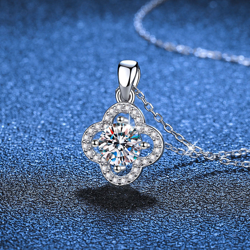 [Leaves]CLASSIC CLOVER MOISSANITE PENDANT NECKLACE