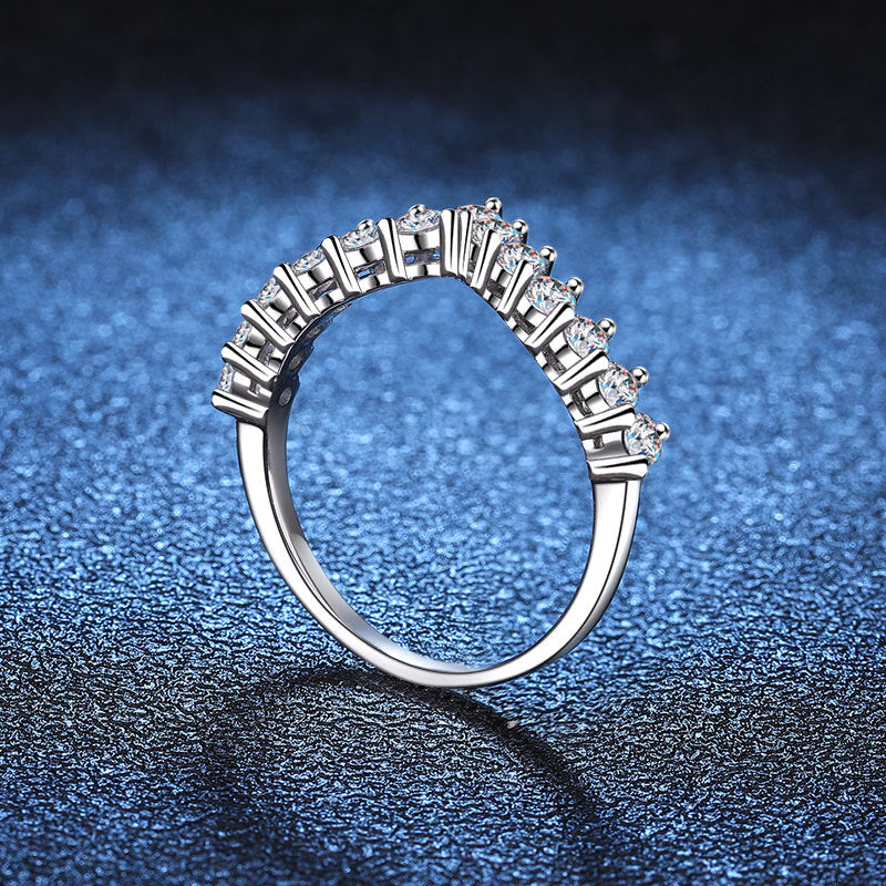 [Leaves]ELEGANT V-SHAPED CHEVRON MOISSANITE RING