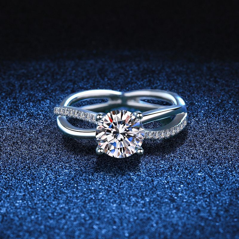 [Leaves]ELEGANT 4-PRONG CROSSOVER MOISSANITE ENGAGEMENT RING