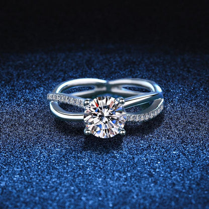 [Leaves]ELEGANT 4-PRONG CROSSOVER MOISSANITE ENGAGEMENT RING