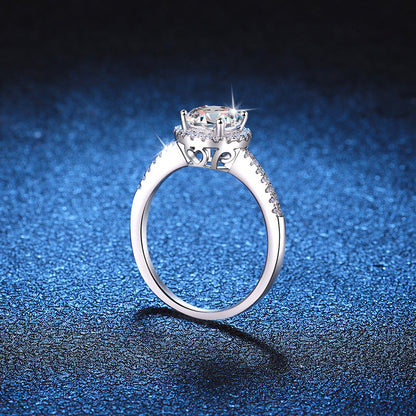 [Leaves]RADIANT ROUND HALO MOISSANITE ENGAGEMENT RING
