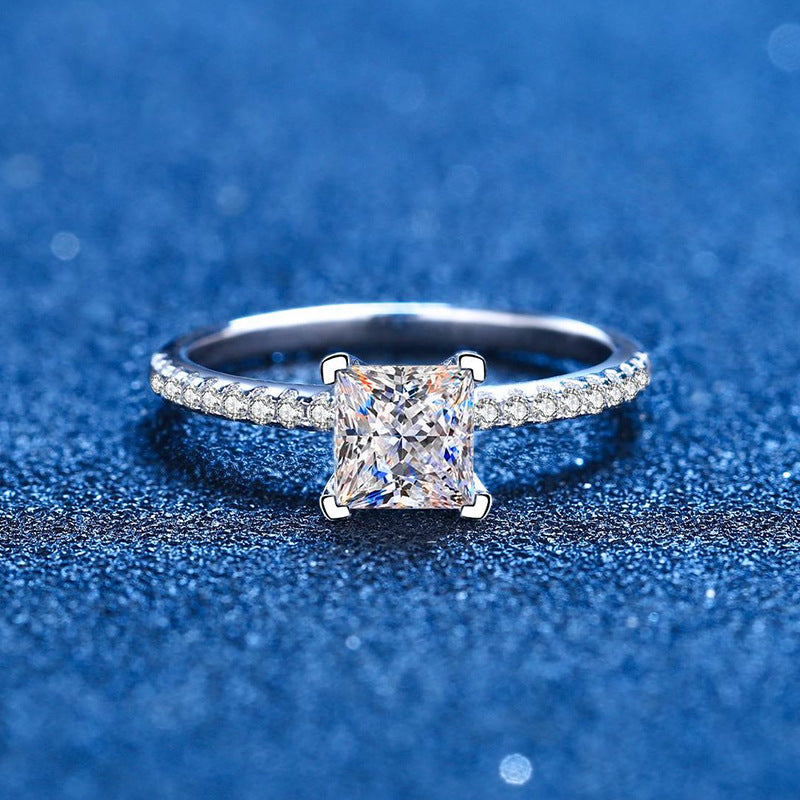 [Leaves]ELEGANT PRINCESS CUT MOISSANITE ENGAGEMENT RING