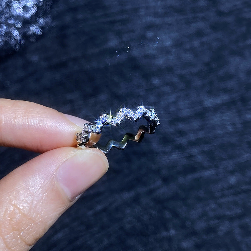 [Leaves]CHIC WAVY MOISSANITE ETERNITY RING