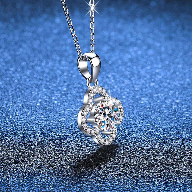 [Leaves]CLASSIC CLOVER MOISSANITE PENDANT NECKLACE