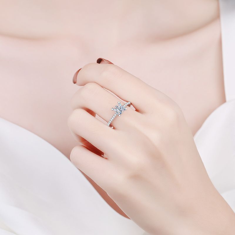 [Leaves]ELEGANT PRINCESS CUT MOISSANITE ENGAGEMENT RING