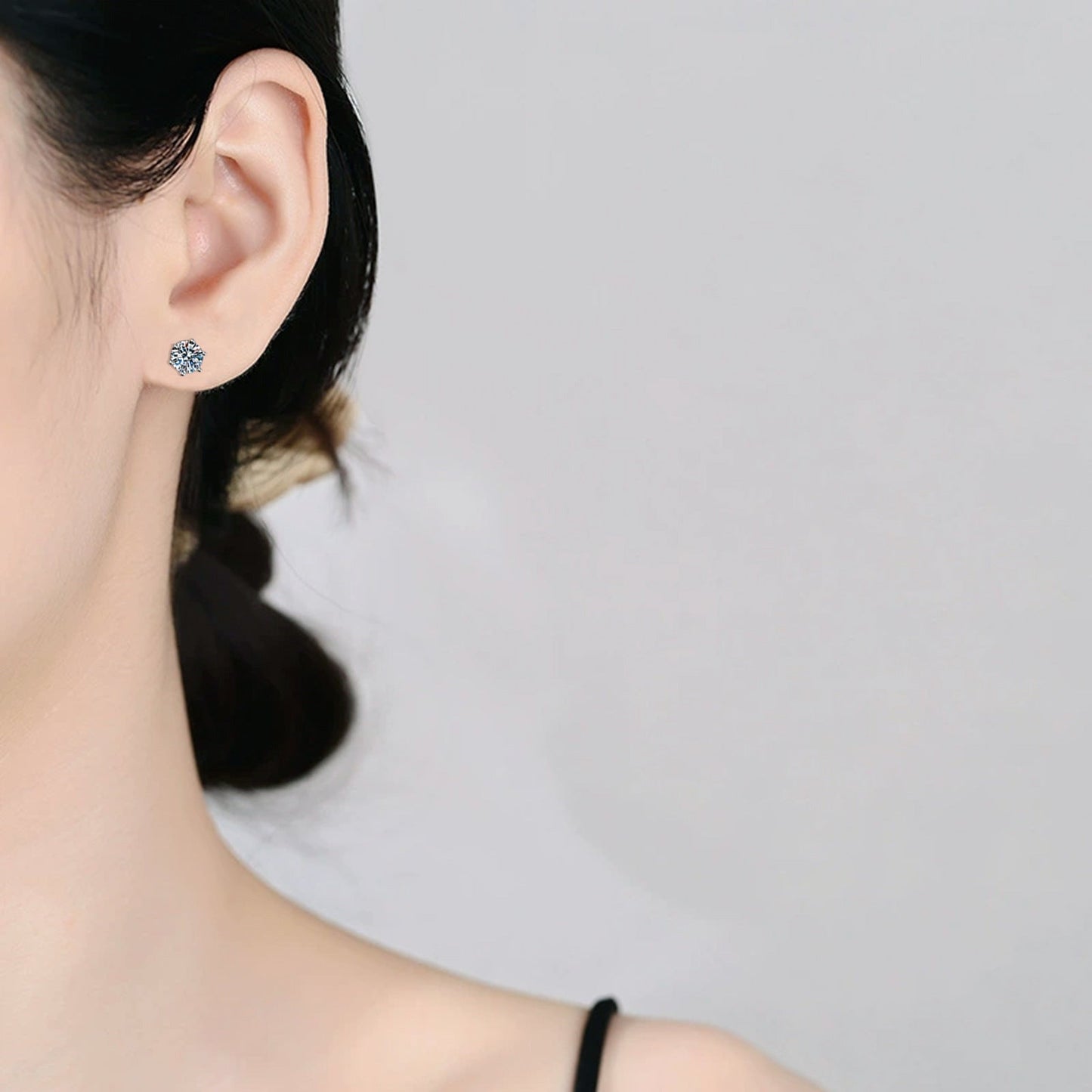 [Leaves]SIX-PRONG MOISSANITE EARRINGS