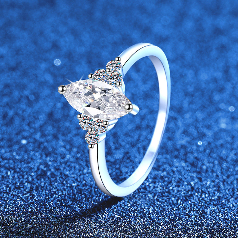 [Leaves]ELEGANT MARQUISE CUT MOISSANITE RING WITH SIDE ACCENTS