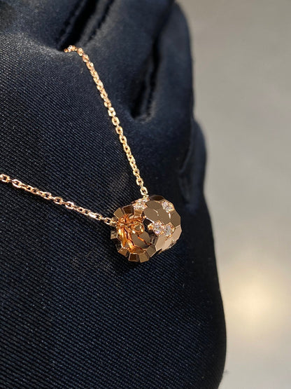 [Leaves]BEE LOVE DIAMOND NECKLACE
