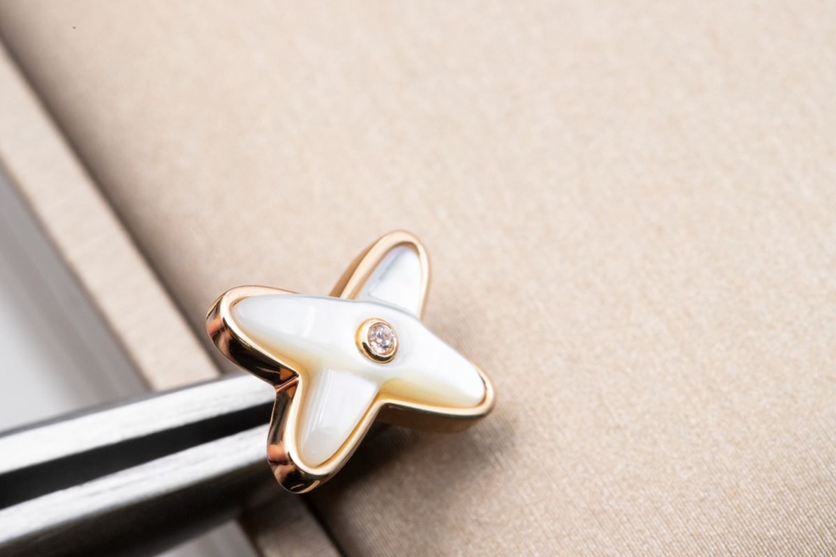 [Leaves]JEUX DE WHITE MOP PINK GOLD DIAMOND EARRINGS