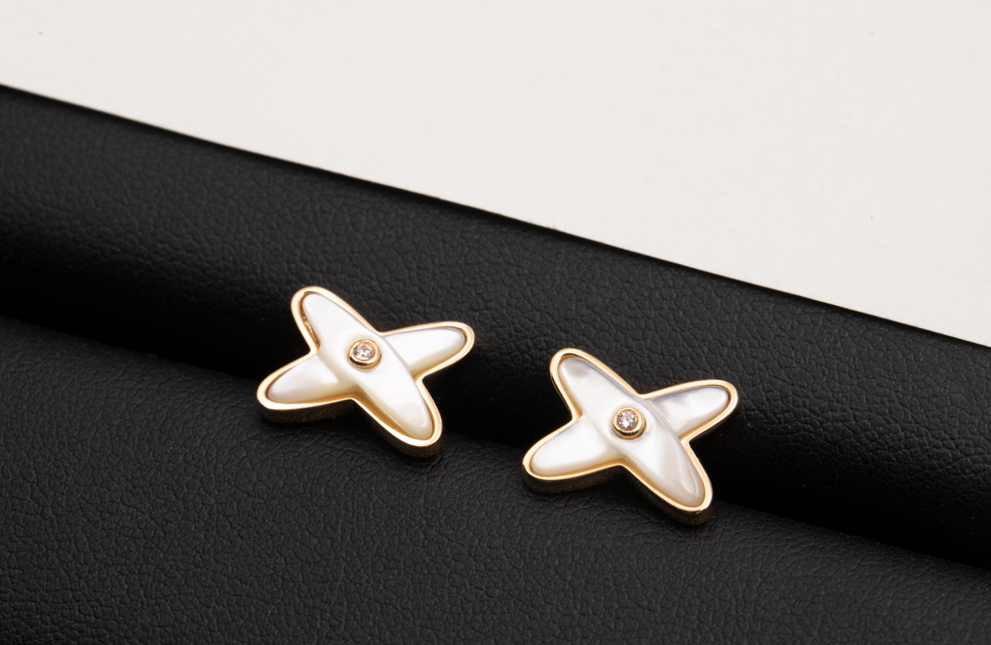 [Leaves]JEUX DE WHITE MOP ROSE GOLD DIAMOND EARRINGS