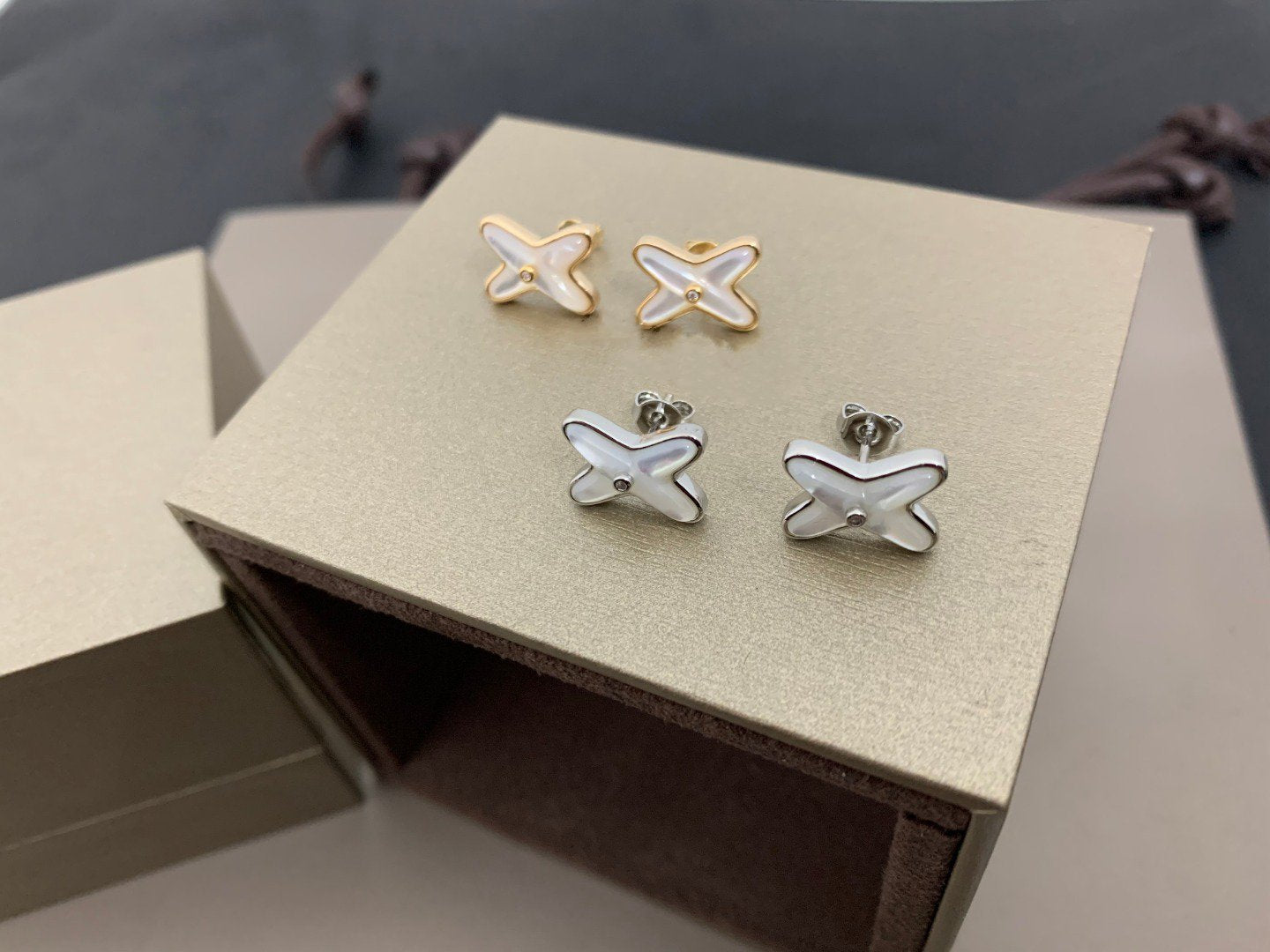 [Leaves]JEUX DE WHITE MOP SILVER DIAMOND EARRINGS