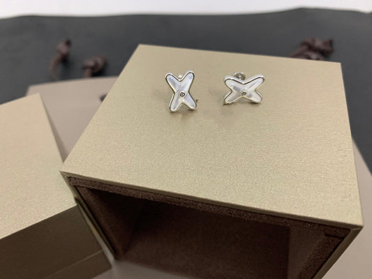 [Leaves]JEUX DE WHITE MOP SILVER DIAMOND EARRINGS