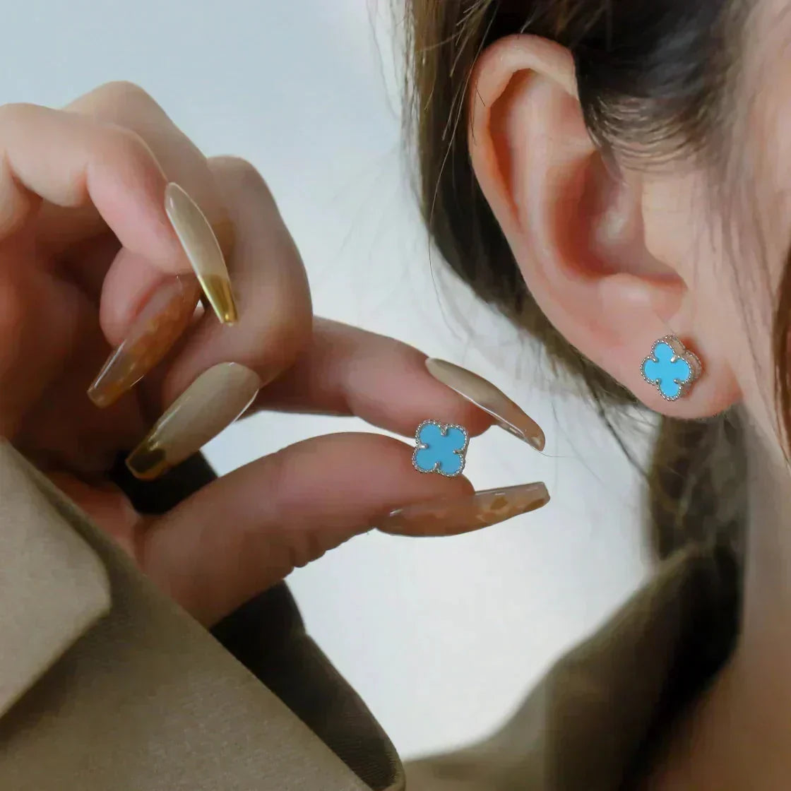 [Leaves]CLOVER MINI 9.5MM ONYX STUD EARRINGS SILVER
