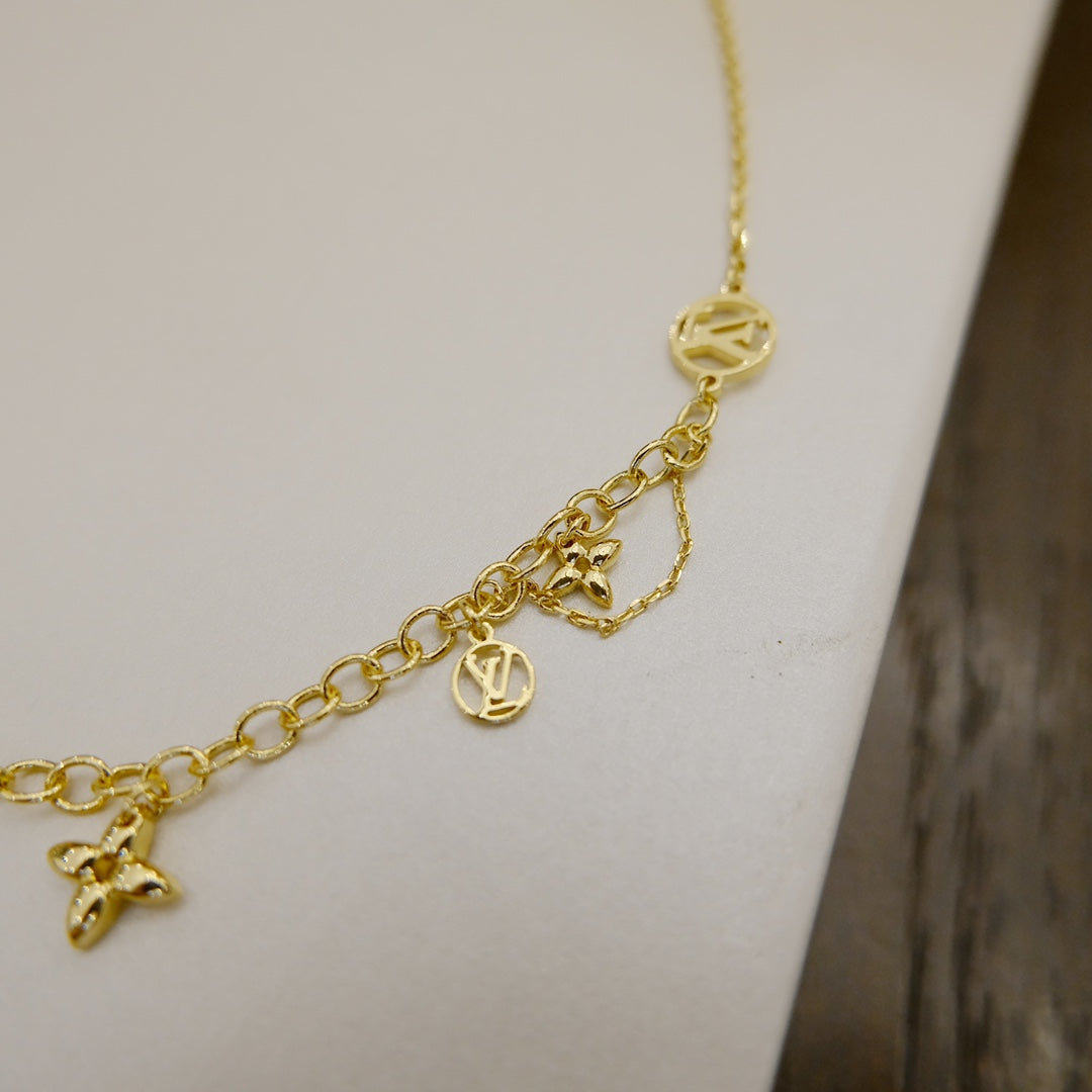 [Leaves]BLOOMING SUPPLE NECKLACE BRASS