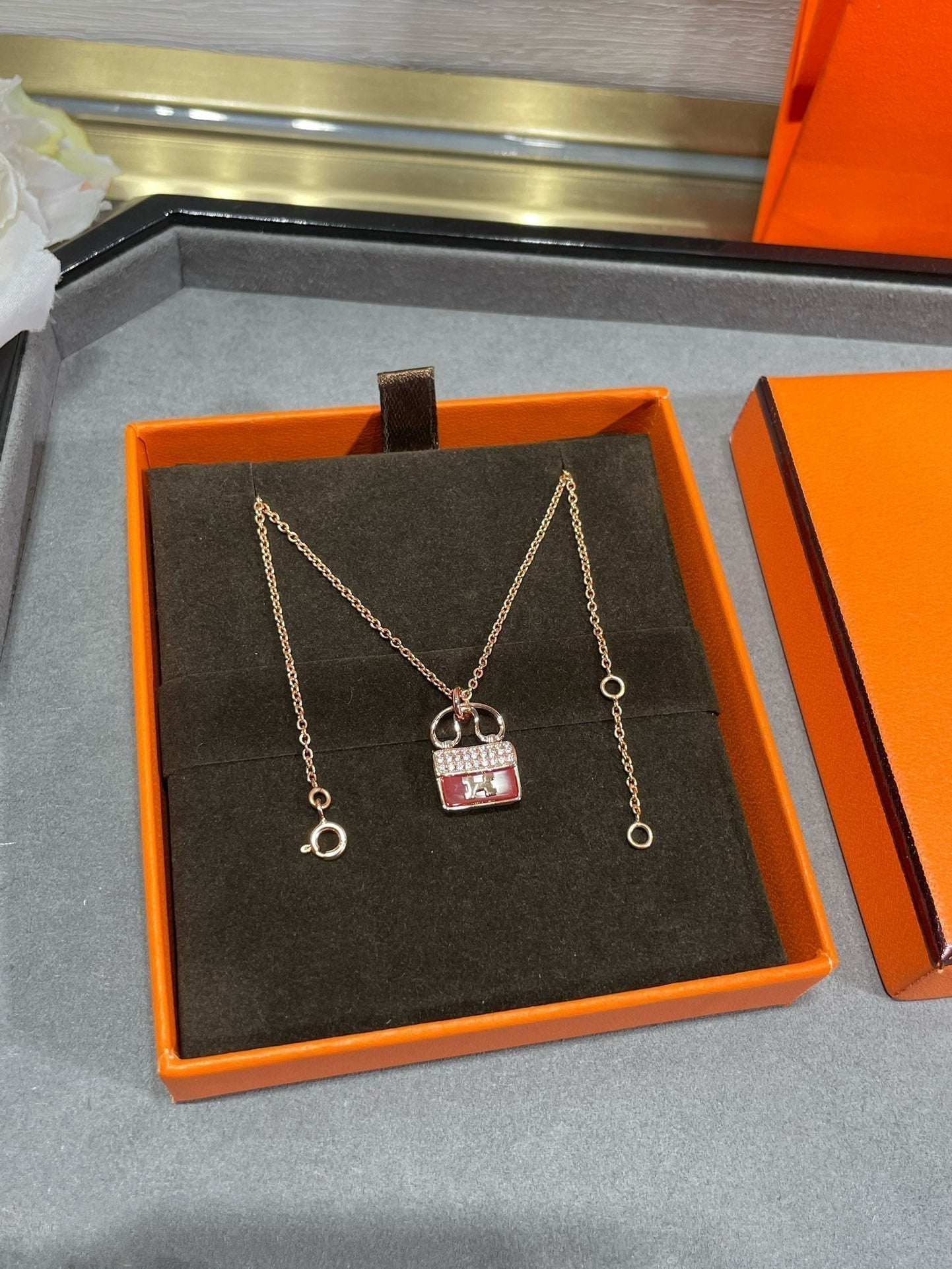 [Leaves]H CIRCE MOISSANITE PENDANT NECKLACE GOLD