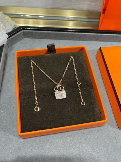 [Leaves]H CIRCE MOISSANITE PENDANT NECKLACE GOLD