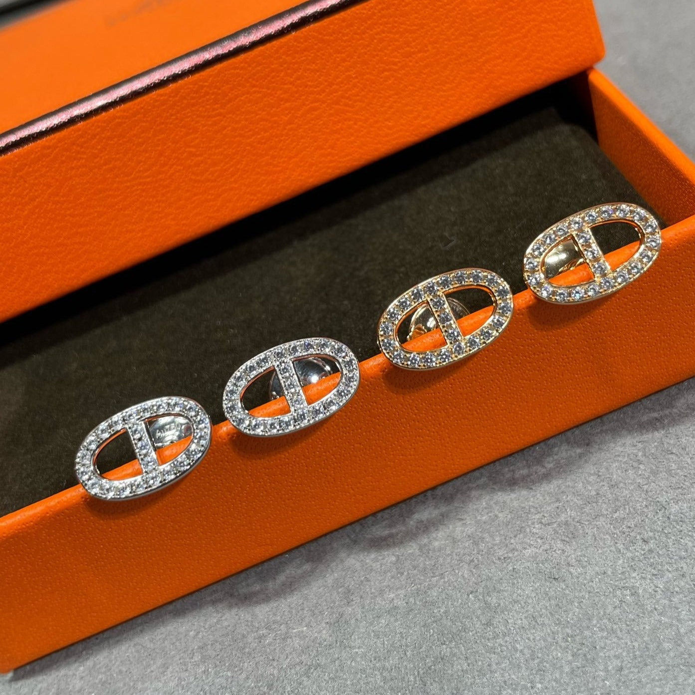 [Leaves]HM FULL DIAMOND PIG NOSE STUD EARRINGS