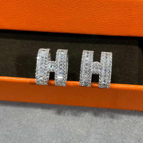 [Leaves]H STUD EARRINGS WITH SILVER DIAMONDS