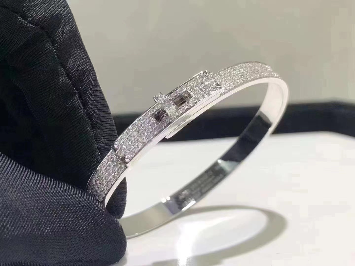 [Leaves]HM KELLY BRACELET IN SILVER AND FULL PAVE DIAMOND