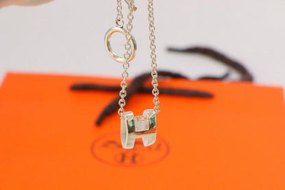 [Leaves]HM NECKLACE H LETTER OVAL SERIES