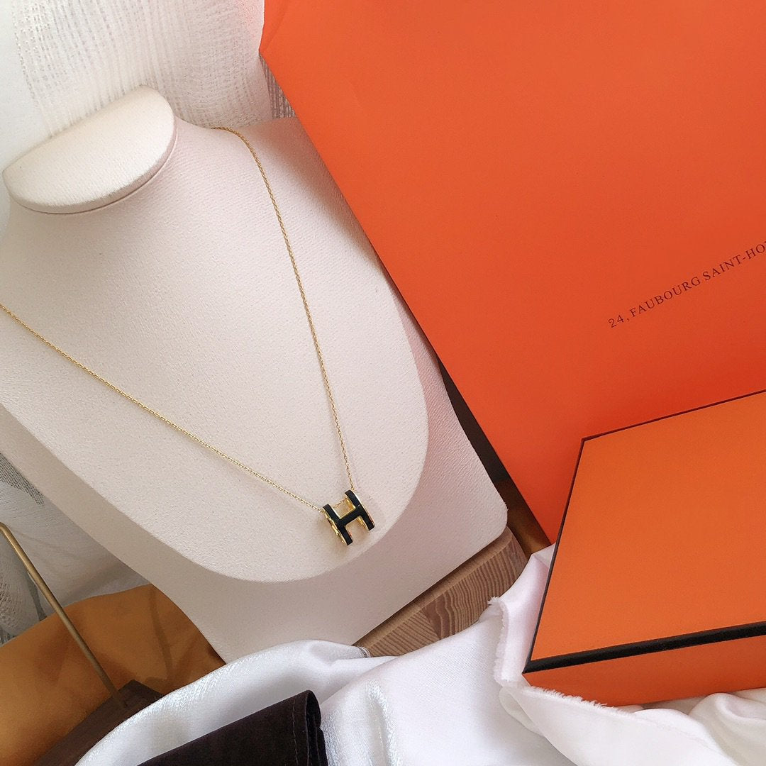 [Leaves]HM CLIC BLACK ENAMEL GOLD NECKLACE