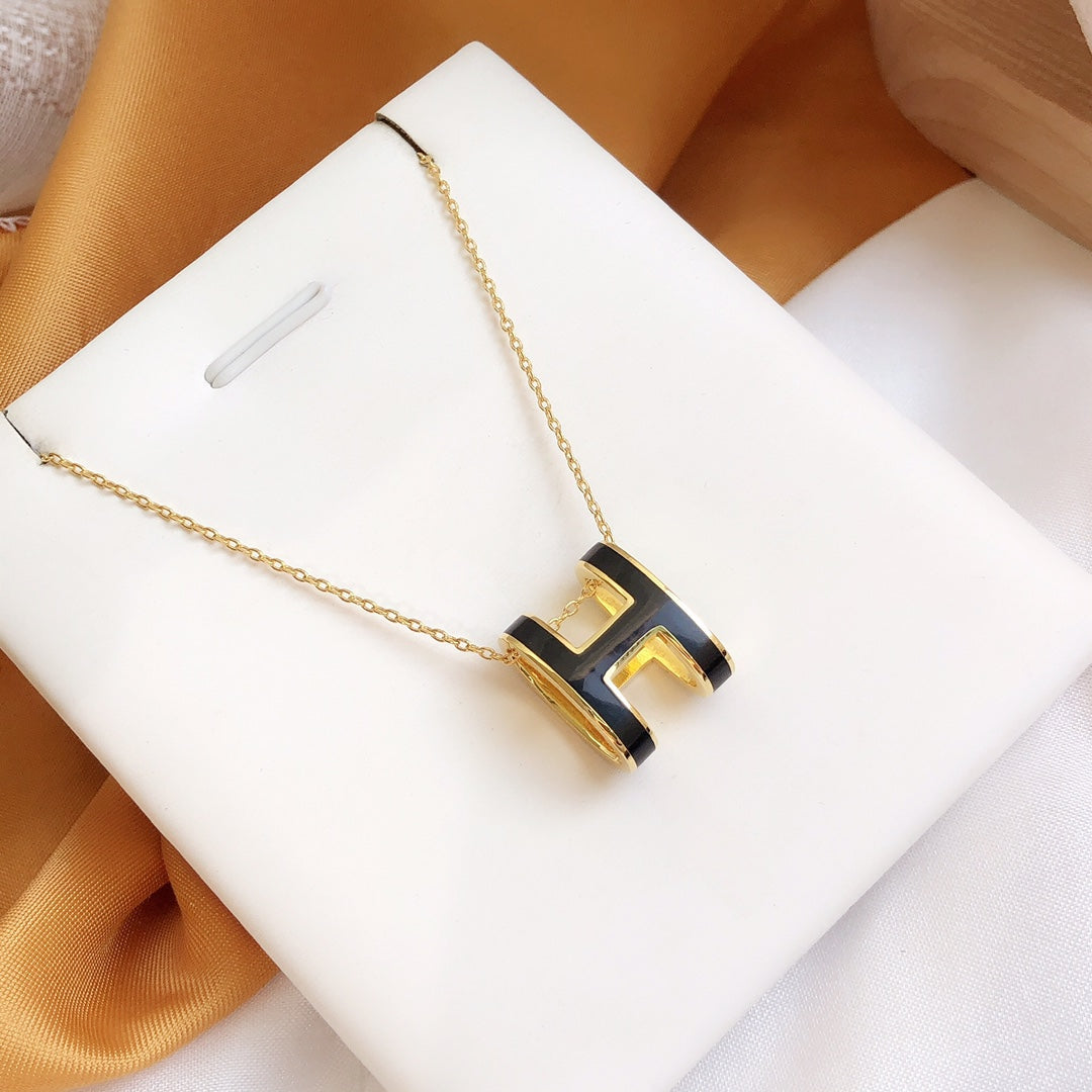[Leaves]HM CLIC BLACK ENAMEL GOLD NECKLACE