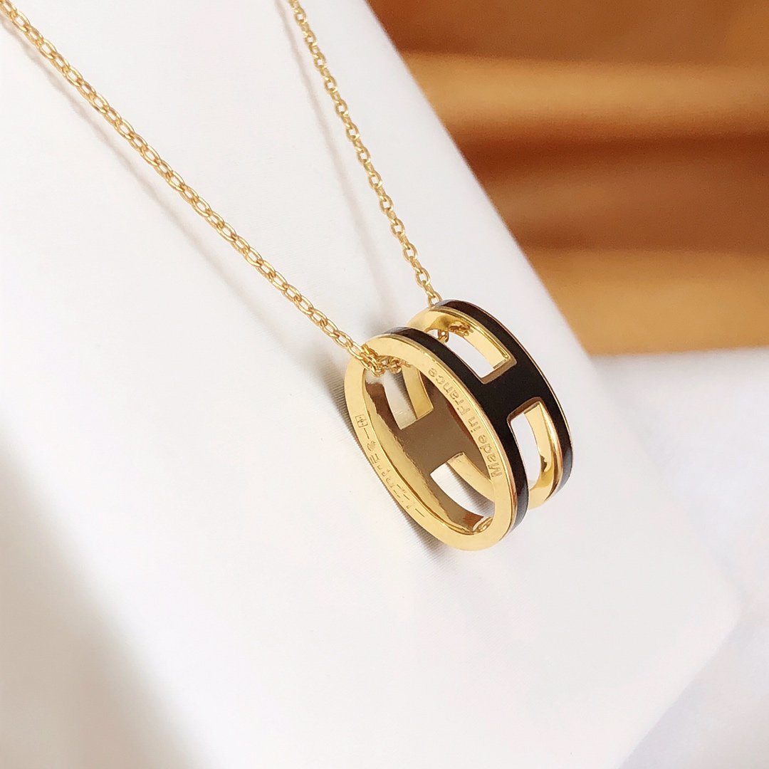 [Leaves]HM CLIC BLACK ENAMEL GOLD NECKLACE