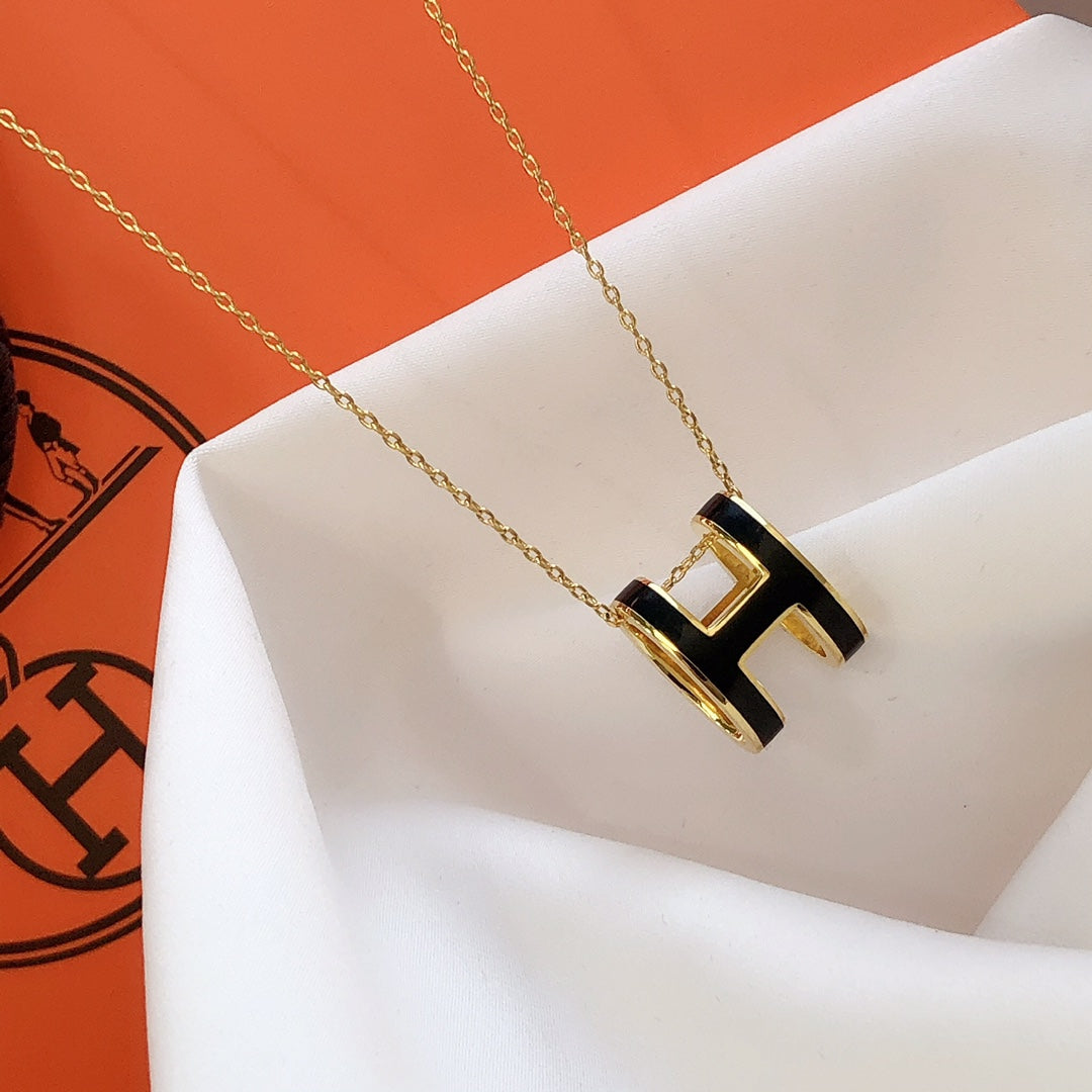 [Leaves]HM CLIC BLACK ENAMEL GOLD NECKLACE