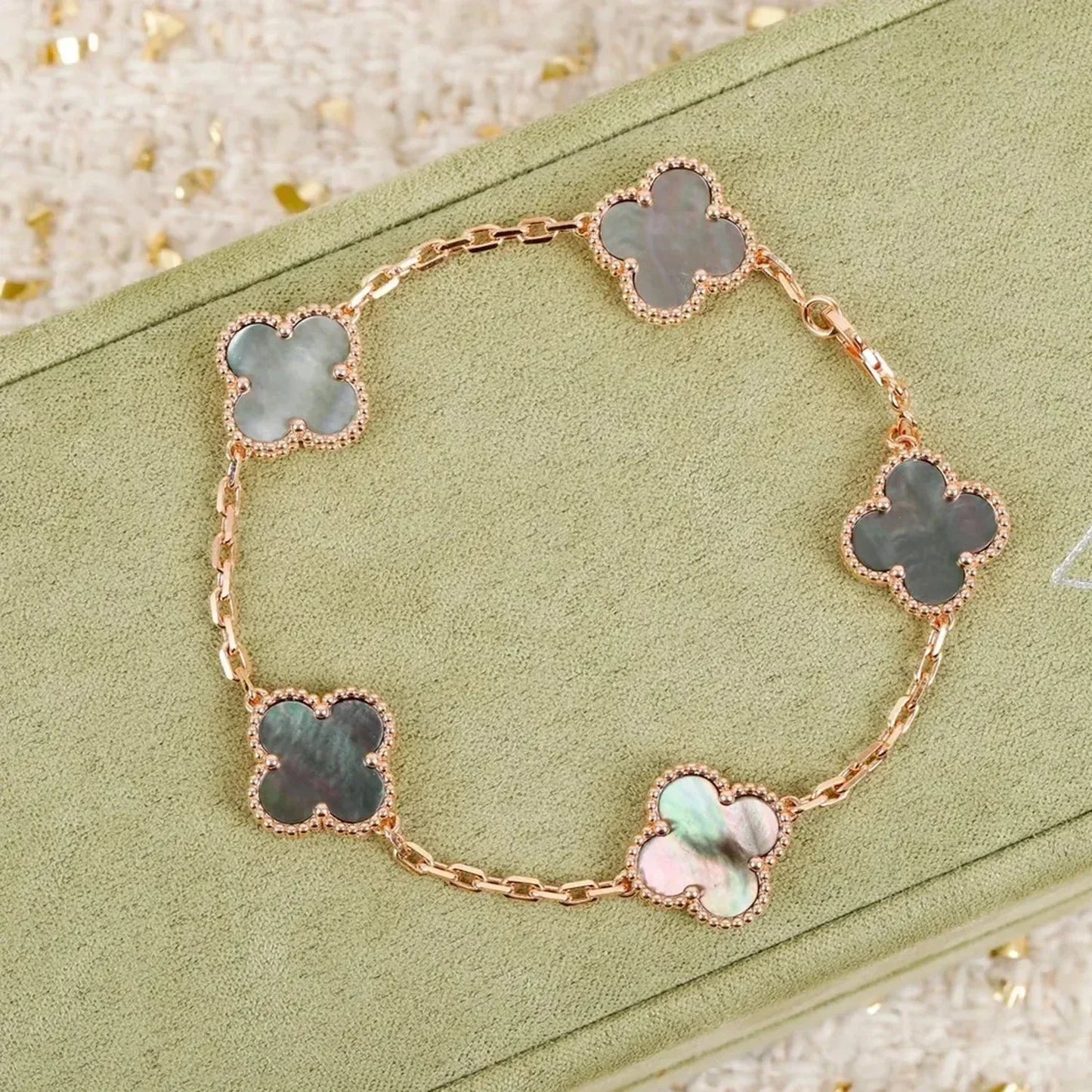 [Leaves]LUCKY CLOVER 5-MOTIF BRACELET - GREY MOTHER-OF-PEARL COLLECTION