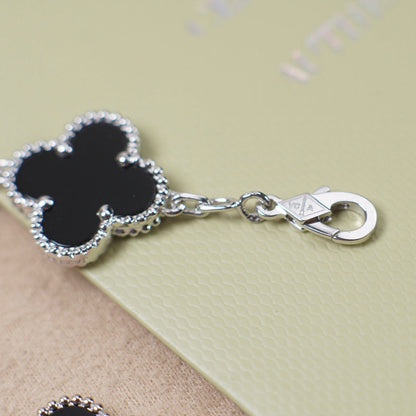 [Leaves]LUCKY CLOVER 5-MOTIF BRACELET - BLACK OXNY COLLECTION