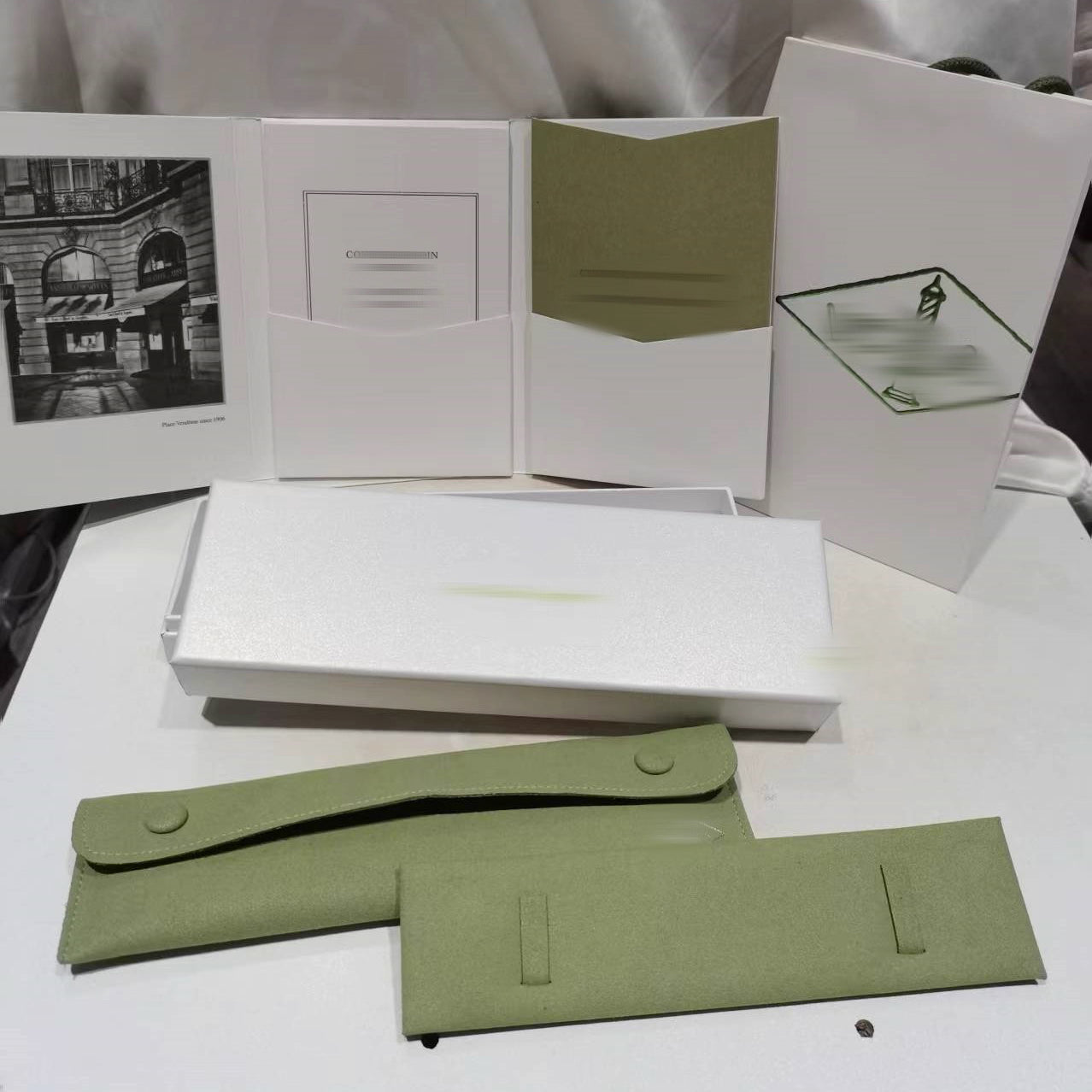[Leaves]CLOVER BRAND JEWELRY BOX
