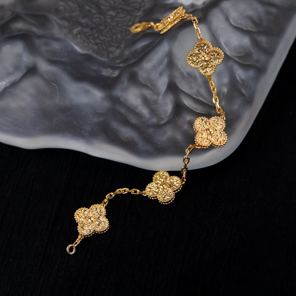 [Leaves]LUCKY CLOVER 5-MOTIF BRACELET - BRONZING