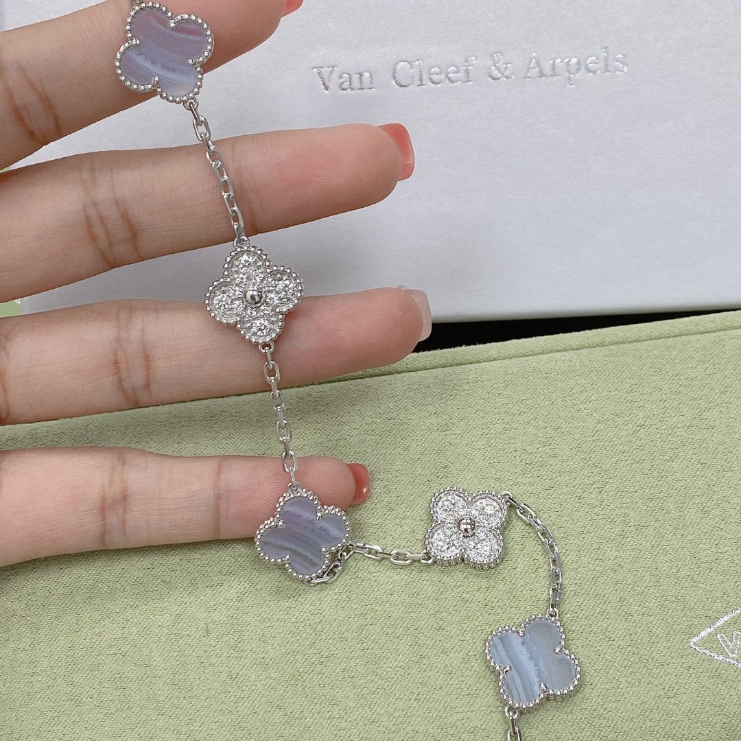 [Leaves]LUCKY CLOVER 5-MOTIF BRACELET - PURPLE CHALCEDONY COLLECTION